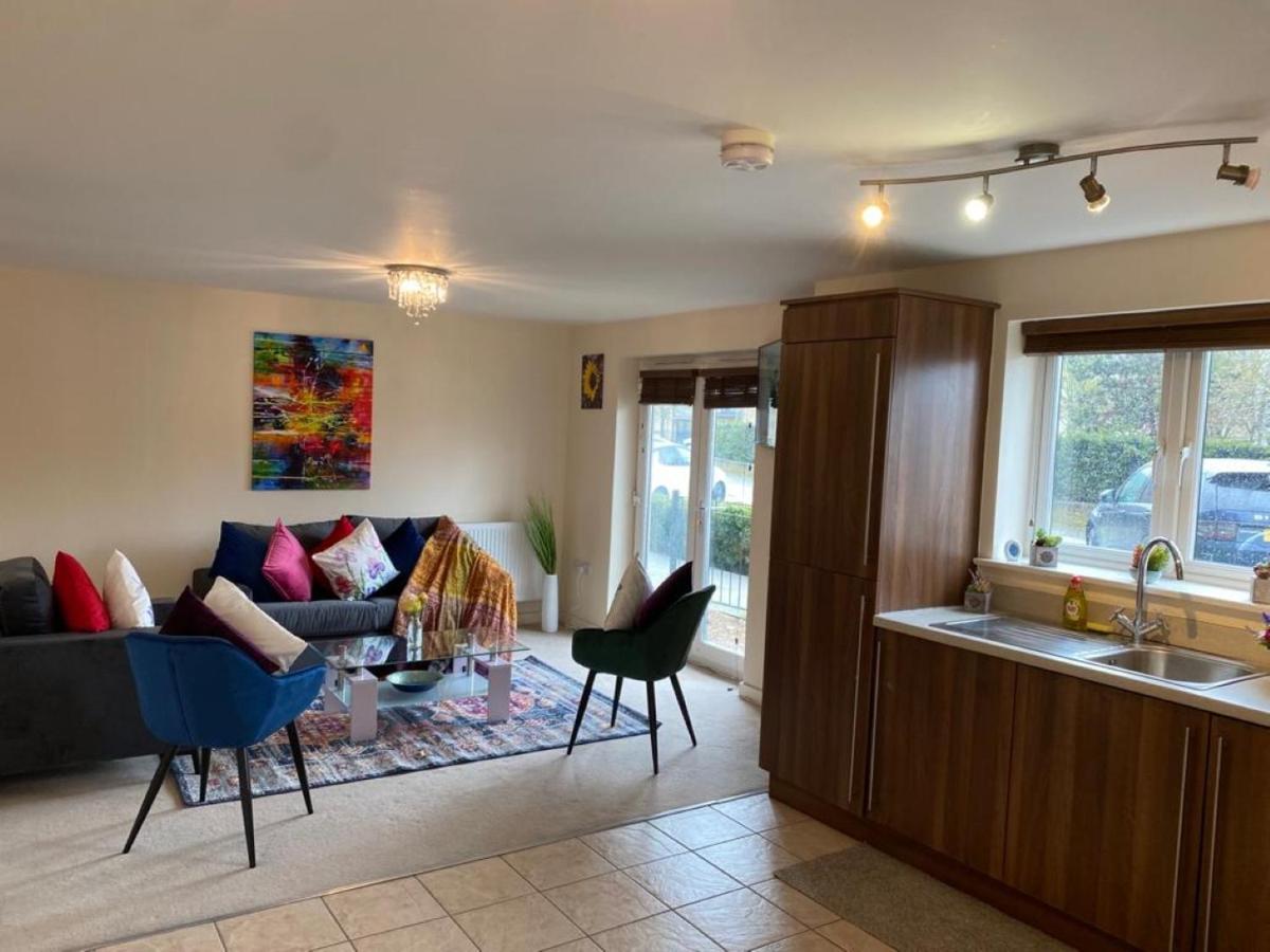 Apartemen Exquisite Modern Homely 2 Bed With On-street Parking, Super Fast Wifi & 5 Mins Drive To Science & Business Parks Cambridge (Cambridgeshire)